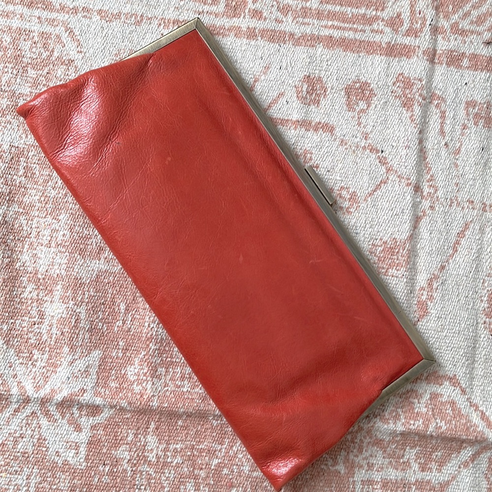 HOBO Burnt orange clutch